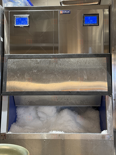 2025-12-22-胡噶草原羊料理-1吨雪花机.jpg
