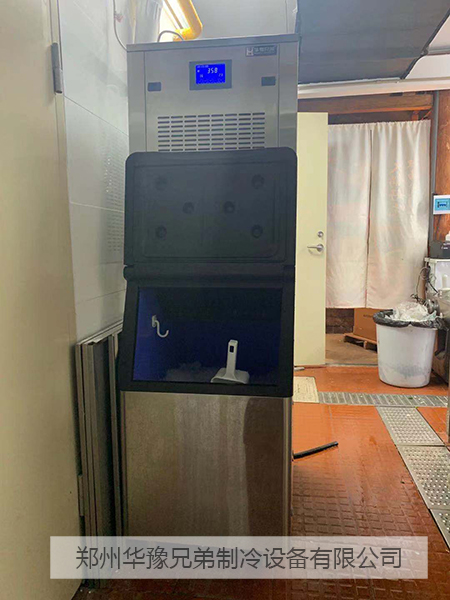 XD-300公斤雪花制冰机交付深圳某火锅店(图1)